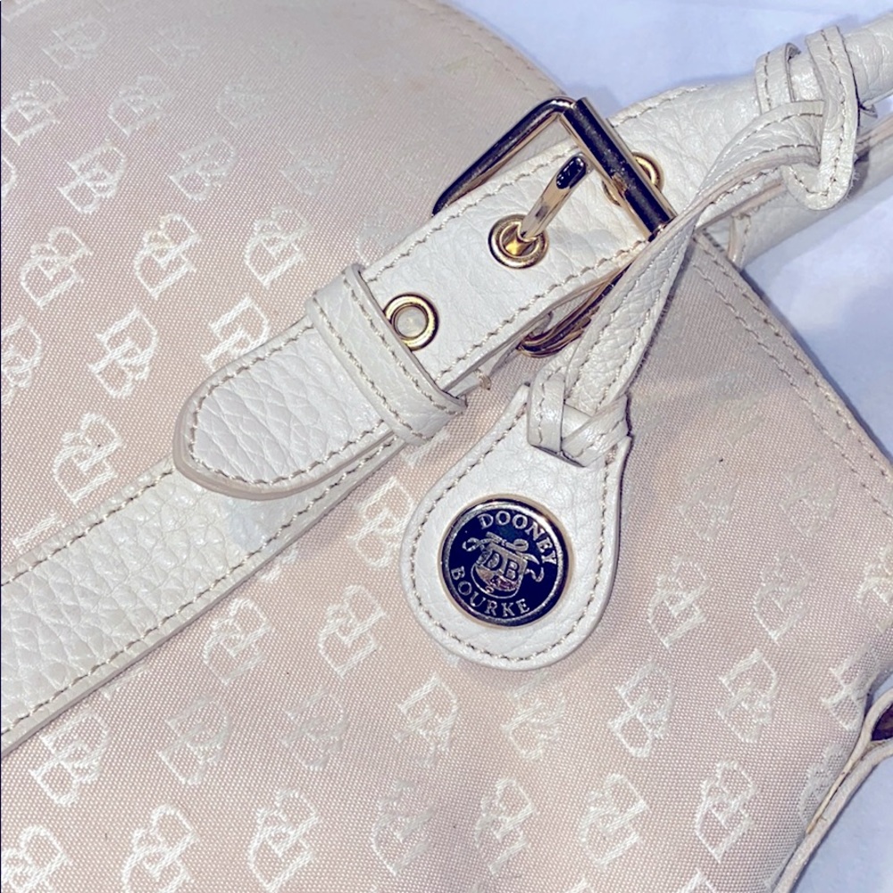 Dooney & Bourke signature satchel bag cream ivory - Picture 3 of 16